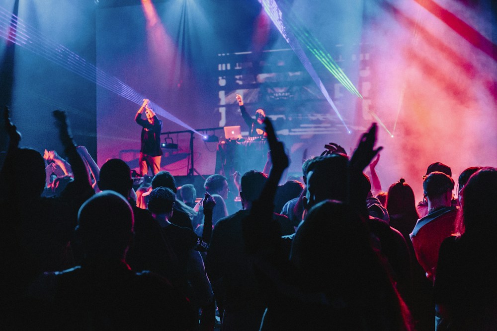 Light and movement in a nightlife setting
